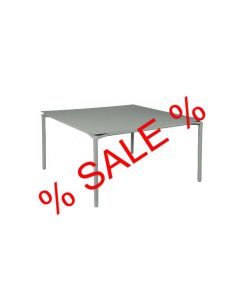 Fermob CALVI | Tisch 140x140 cm-C7  Lapilligrau gesprenkelt MK - Ausstellungsstück