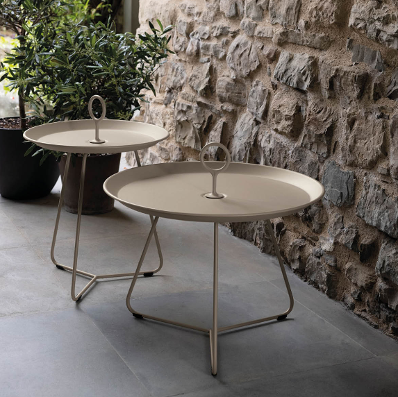HOUE Eyelet Beistelltisch aus Metall